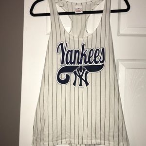 Woman’s Yankee tank top